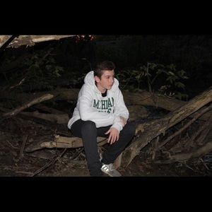 Meet your Posher, Troy